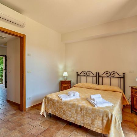 Isa - Residence With Swimming Pool In Sorano, Apartments With Air Conditioning And Private Outdoor Area Exteriér fotografie