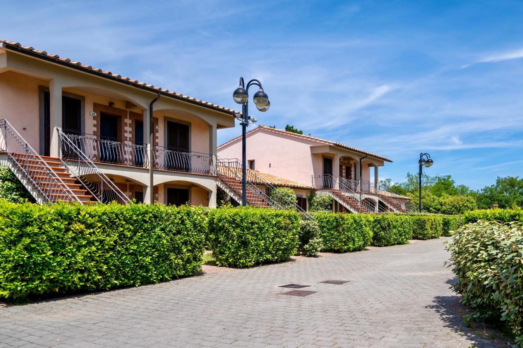 Isa - Residence With Swimming Pool In Sorano, Apartments With Air Conditioning And Private Outdoor Area Exteriér fotografie